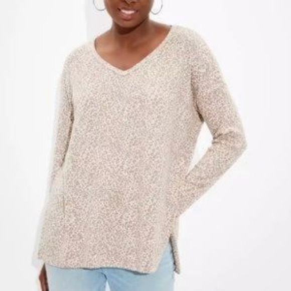 American Eagle Cheetah Animal Print Soft Plush Long Sleeved Split Hem Top Small - Picture 1 of 8